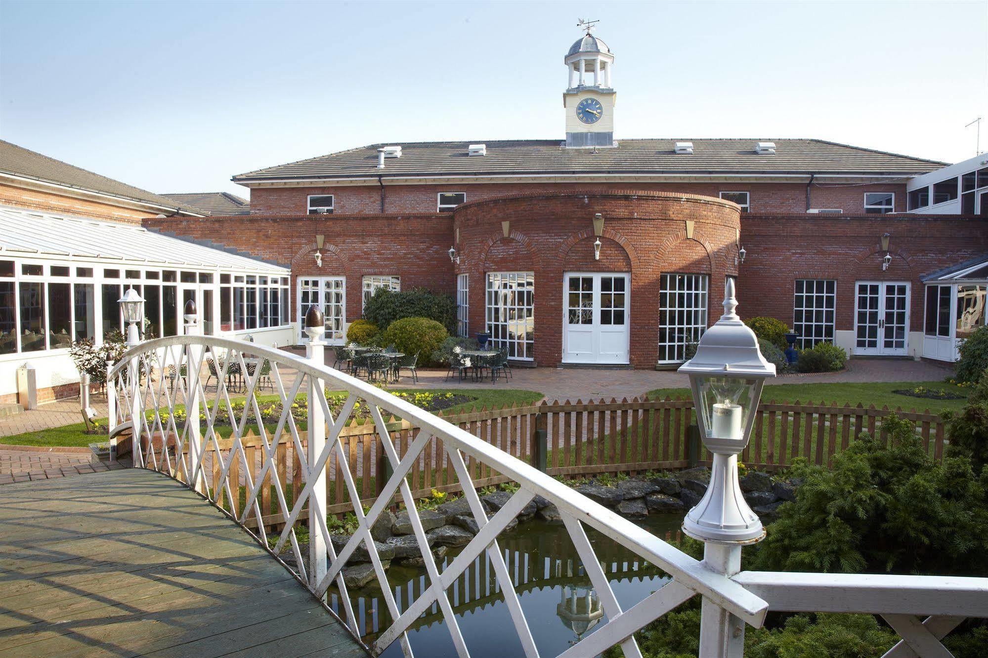 Village Chester St David's 4* Ewloe