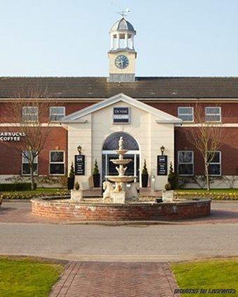 Village Chester St David's Hotel 4*